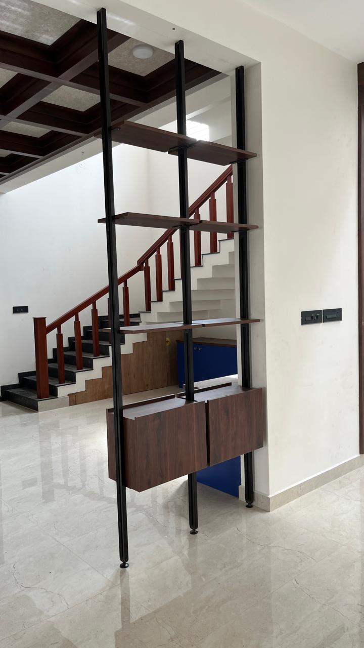 pole shelve partition